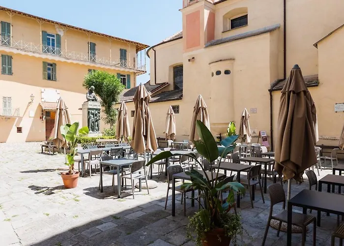 Viadritta8 - Old Town Bordighera